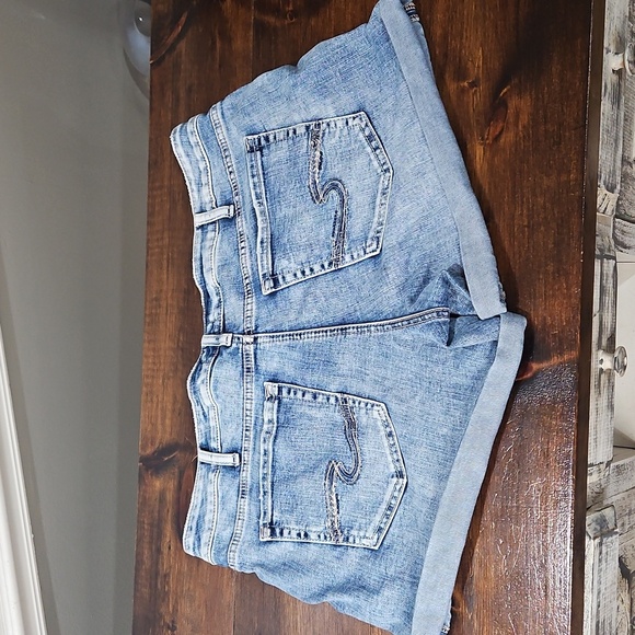 Silver Jeans Blue Jean Shorts Mid-Rise Distressed - Picture 2 of 9